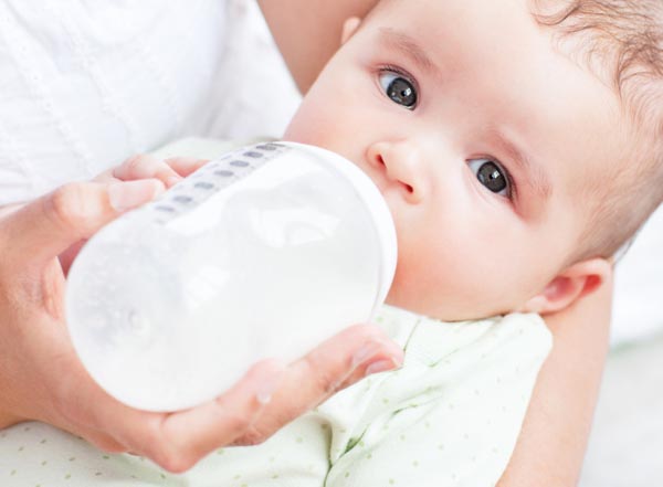 best way to bottle feed a baby