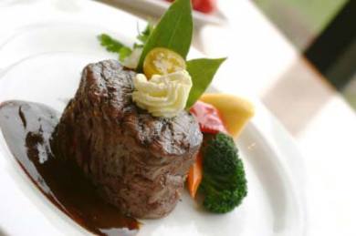 Beef Tenderloin with Red Wine Balsamic Reduction