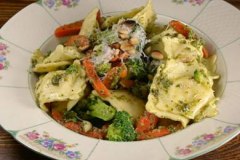 Ravioli with Pesto and Veggies