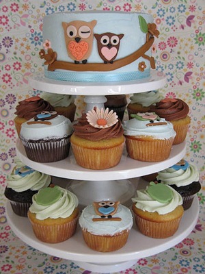 owl baby shower cupcakes