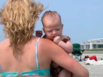 mourgefile-baby-hold.jpg
