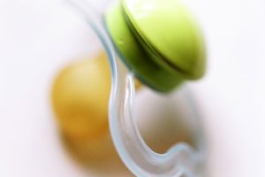 pacifier-dos-and-donts pacifier-dos-and-donts