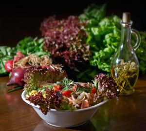 dark-leafy-green-salad dark-leafy-green-salad