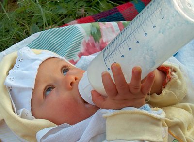 does your baby have acid reflux acid reflux in babies, baby gas, baby fussy, baby crying, baby meals, cranky baby